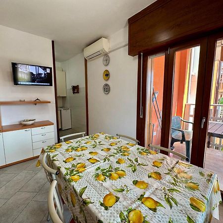 פסקיארה דל גארדה Easy Apartments Peschiera מראה חיצוני תמונה