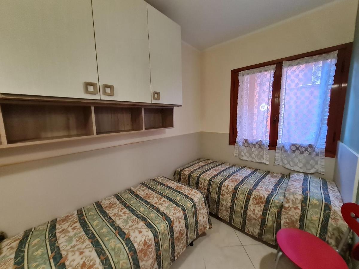 פסקיארה דל גארדה Easy Apartments Peschiera מראה חיצוני תמונה