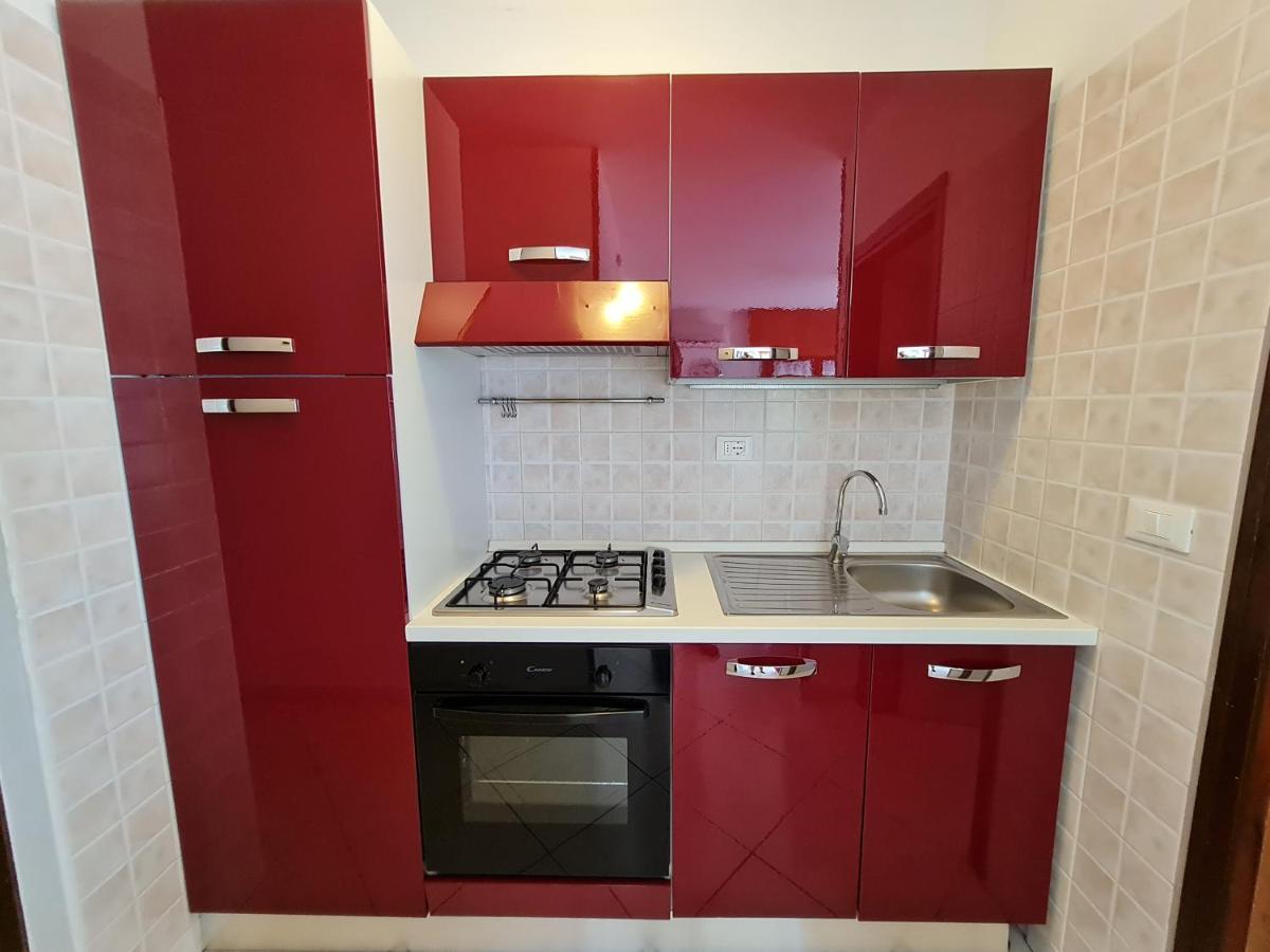פסקיארה דל גארדה Easy Apartments Peschiera מראה חיצוני תמונה