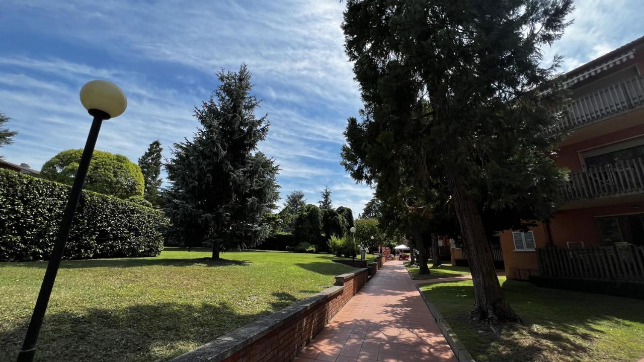 פסקיארה דל גארדה Easy Apartments Peschiera מראה חיצוני תמונה